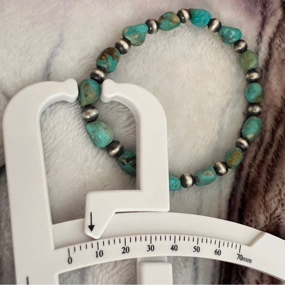 ❤️ 8mm Desert Pearl Turquoise Navajo Influenced Stretchy Bracelet for Stacking - Picture 4 of 15